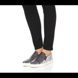 Vince Paeyre Pointed Toe Snakeskin Leather Slip On